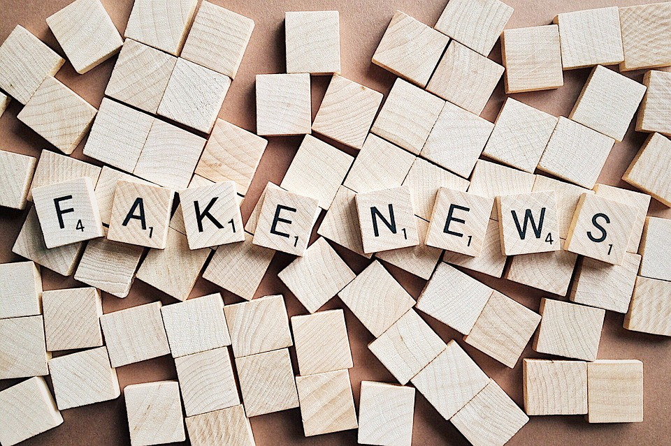¿Cómo les hacen frente los medios en Colombia a las noticias falsas?