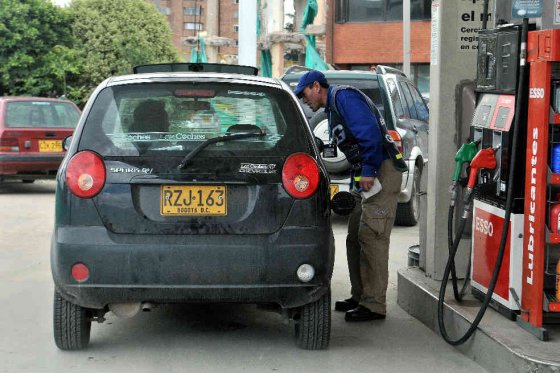 Galón de gasolina bajará $400