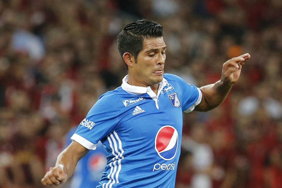 David Macalister Silva sufre una lesión en su rodilla derecha