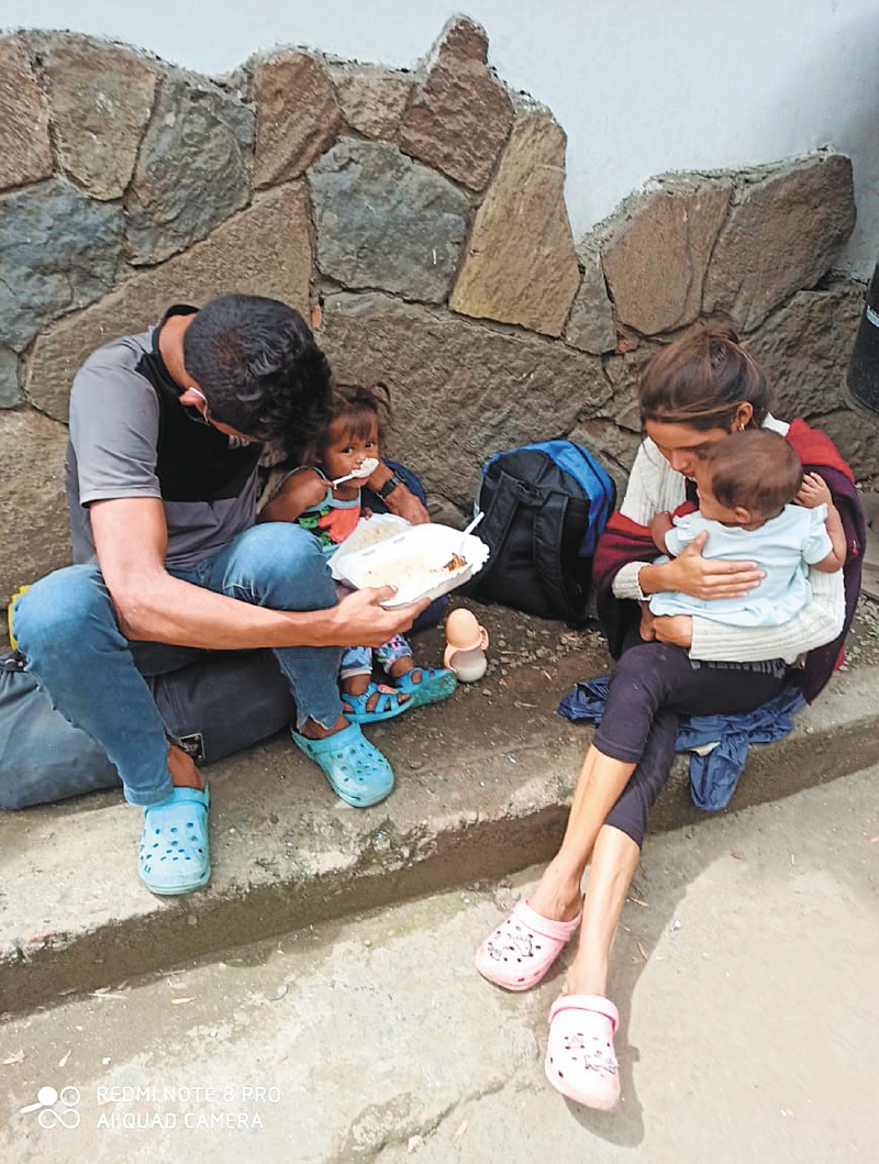 Marta Duque notó que el número se redujo con la pandemia, pero en las últimas semanas han empezado a llegar más caminantes venezolanos. / Archivo Particular