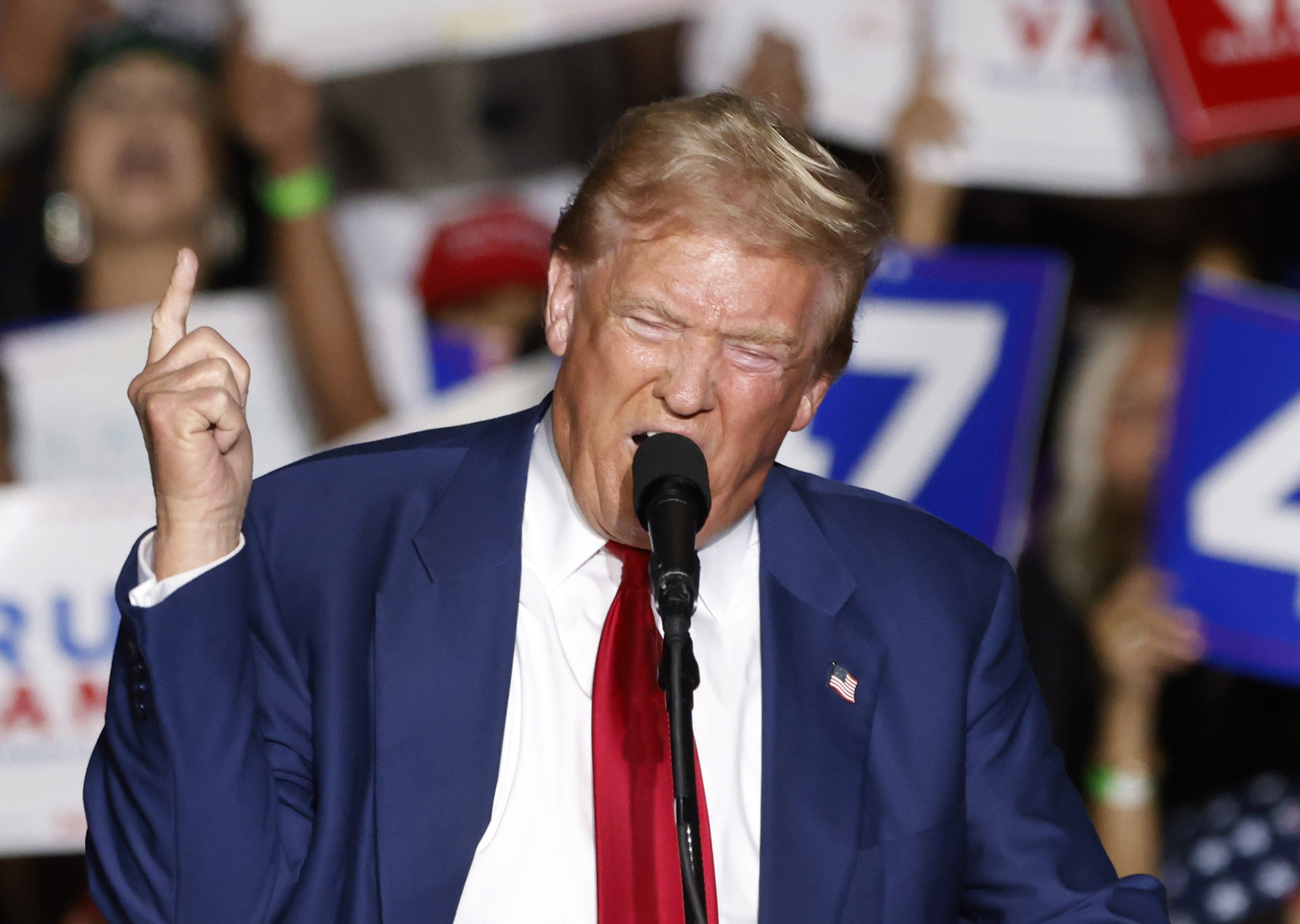 -FOTODELDIA- LAS VEGAS, 14/09/2024.- El expresidente y candidato republicano a la presidencia de EEUU, Donald Trump, encabeza un acto de campaña en Las Vegas este viernes. EFE/ Bizuayehu Tesfaye