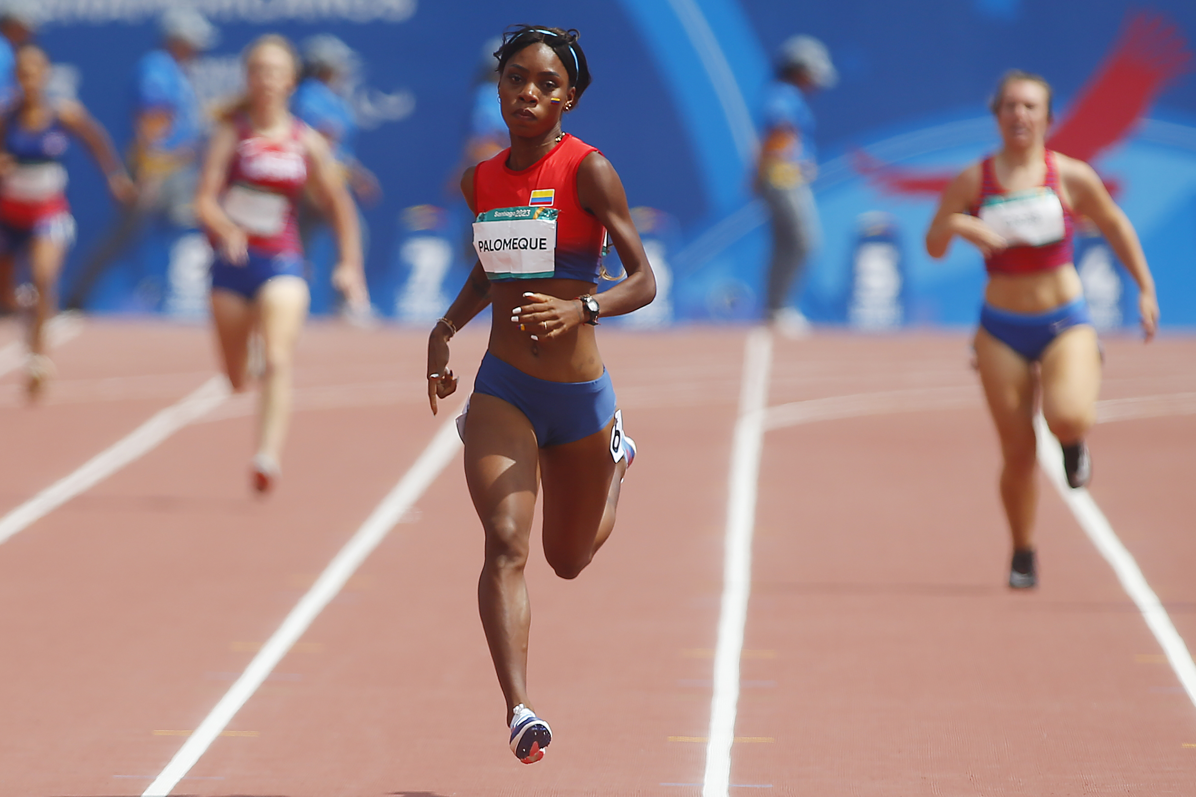 AMDEP3771. SANTIAGO (CHILE), 23/11/2023.- Karen Palomeque de Colombia compite en la final de 200m categoría T37 femenino hoy, durante los Juegos Parapanamericanos 2023 en Santiago (Chile). EFE/ Esteban Garay