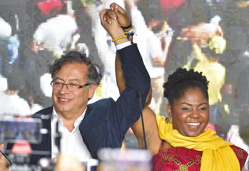 Gustavo Petro arrasó en primera, pero ¿logrará el “cambio” en segunda vuelta?