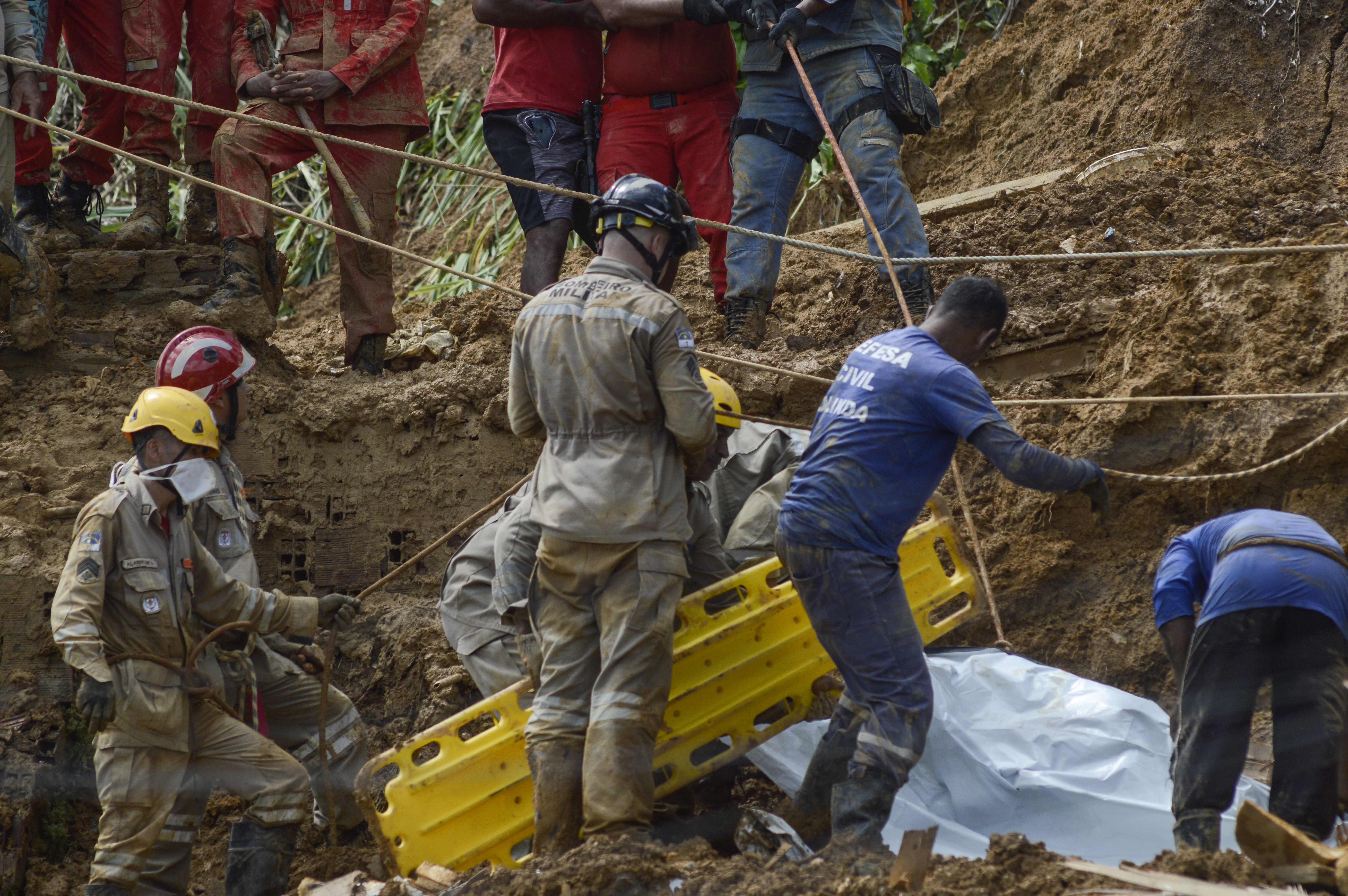 Al menos 34 muertos dejan varios días de intensas lluvias en Brasil