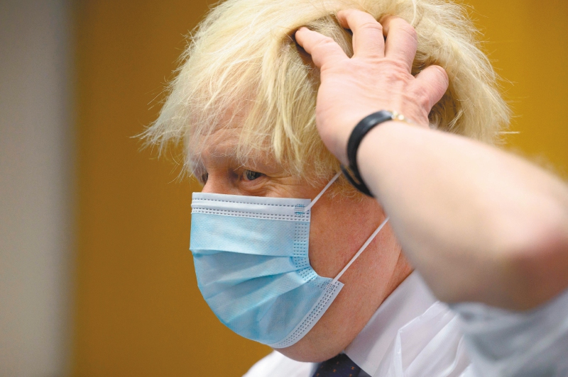 Vuelve y juega: Johnson habría estado en fiesta para 100 personas en mayo de 2020