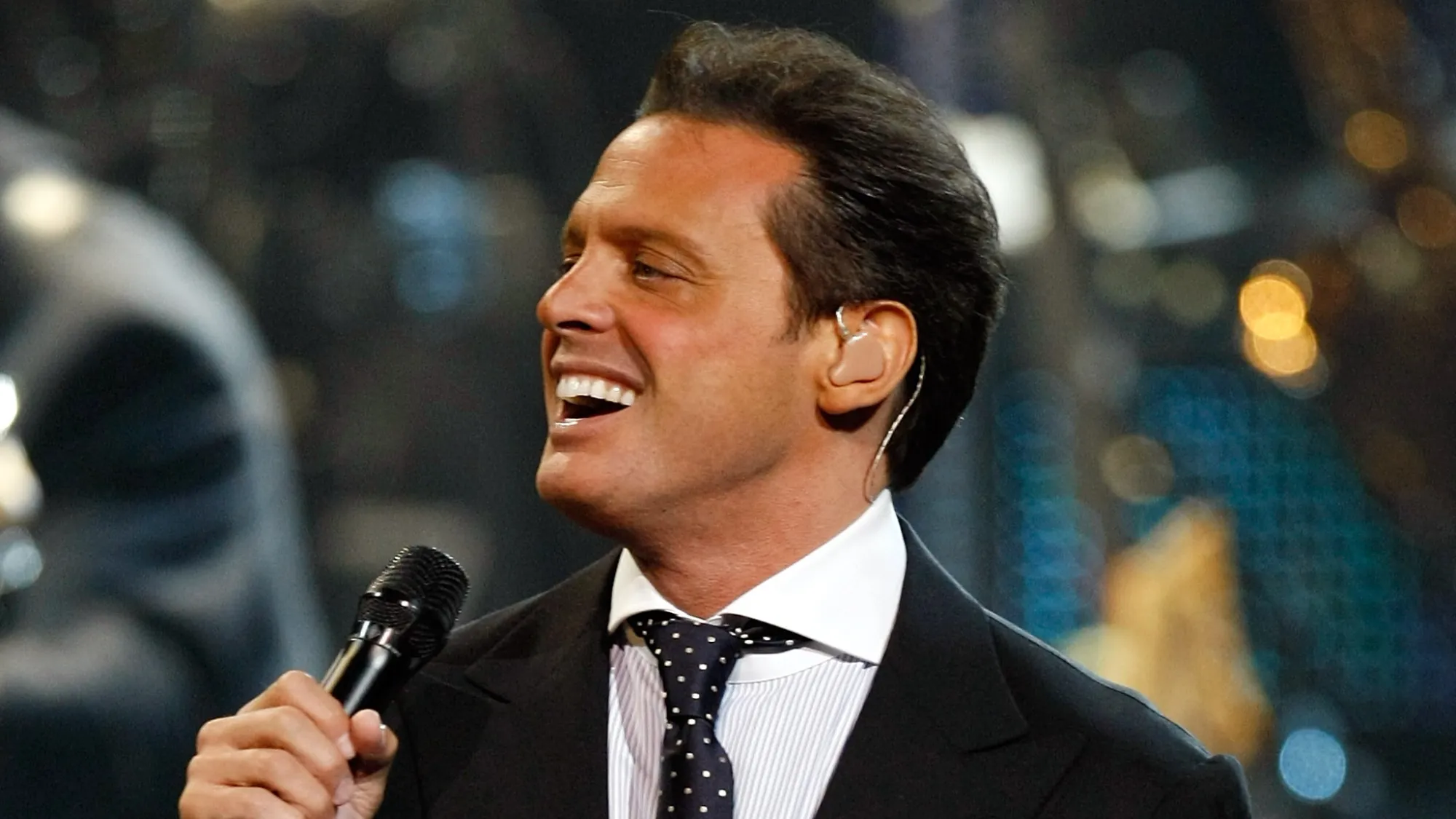 El cantante mexicano de 53 años se presentará en Centroamérica, Sudamérica, Canada y Estados Unidos.