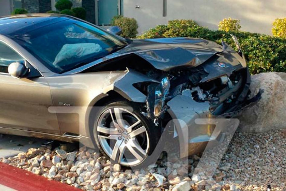 Carlos Santana sufrió un accidente automovilístico en la ciudad de Las Vegas, del cual salió ileso. 