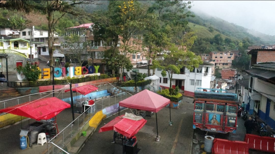 Ataques en Briceño, Antioquia, dejan más de 160 desplazados; hay temor por uso de drones