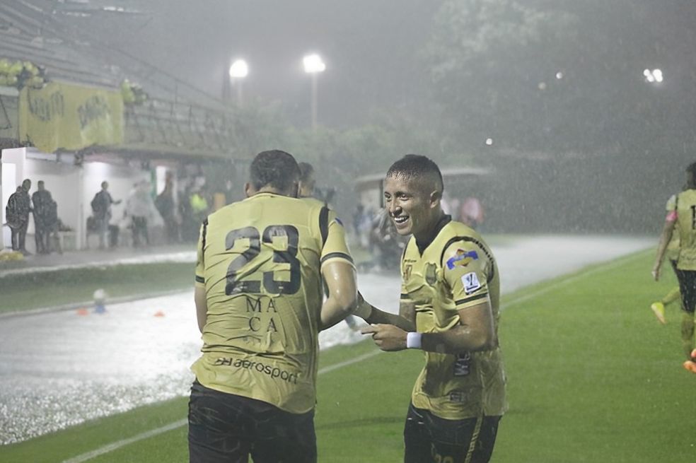 Águilas Doradas abrió con victoria la fecha de clásicos y es colíder de la Liga