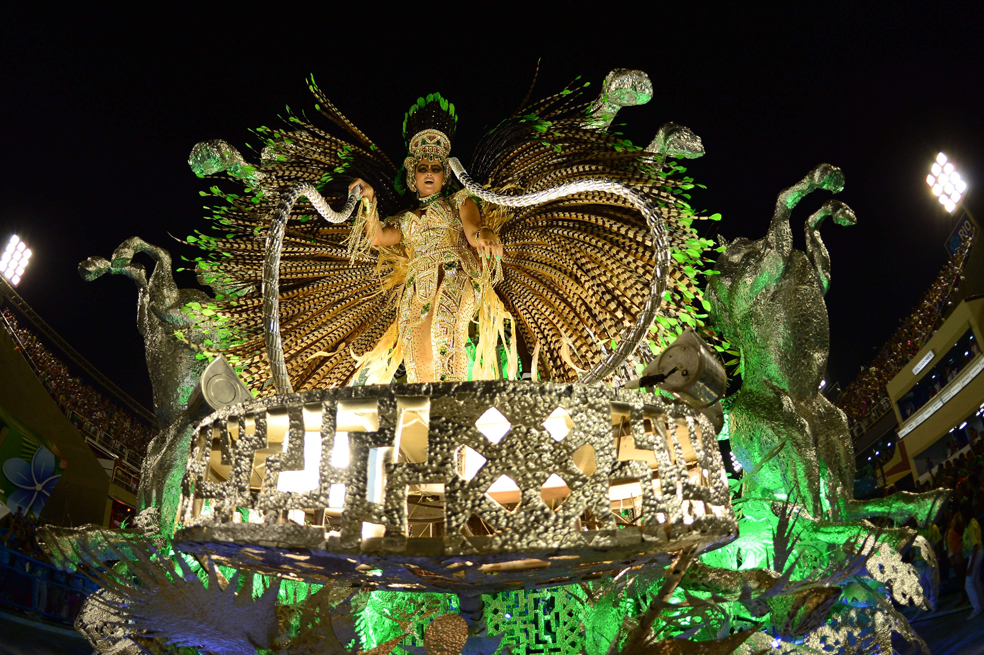 Se iluminó el carnaval de Río