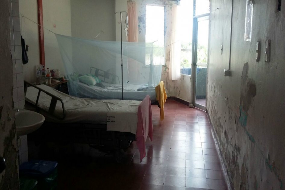 Así luce hoy una de las salas de hospitalización del Hospital Departamental del Chocó San Francisco de Asís.  
