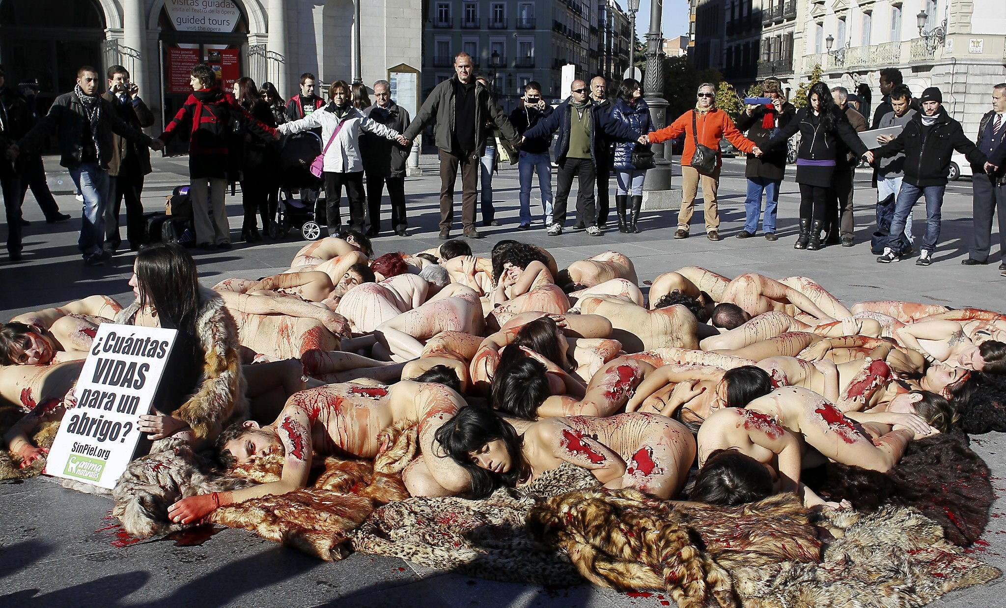 Manifestación de AnimaNaturalis en España