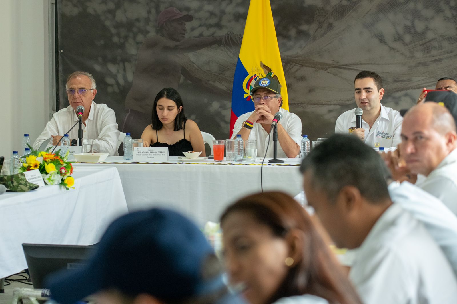 Presidente Petro suspende órdenes de captura y extradición contra negociadores Eln