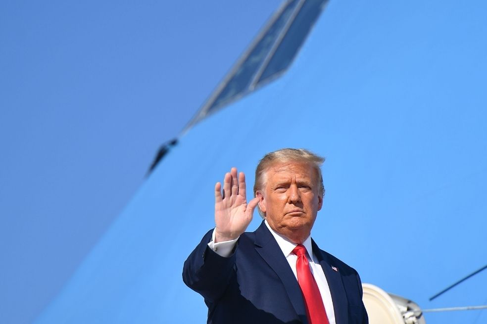 Trump amenaza con firmar una orden ejecutiva para impedir que Biden sea presidente