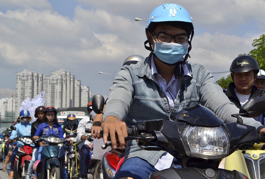 El humo de las motos asfixia las ciudades vietnamitas