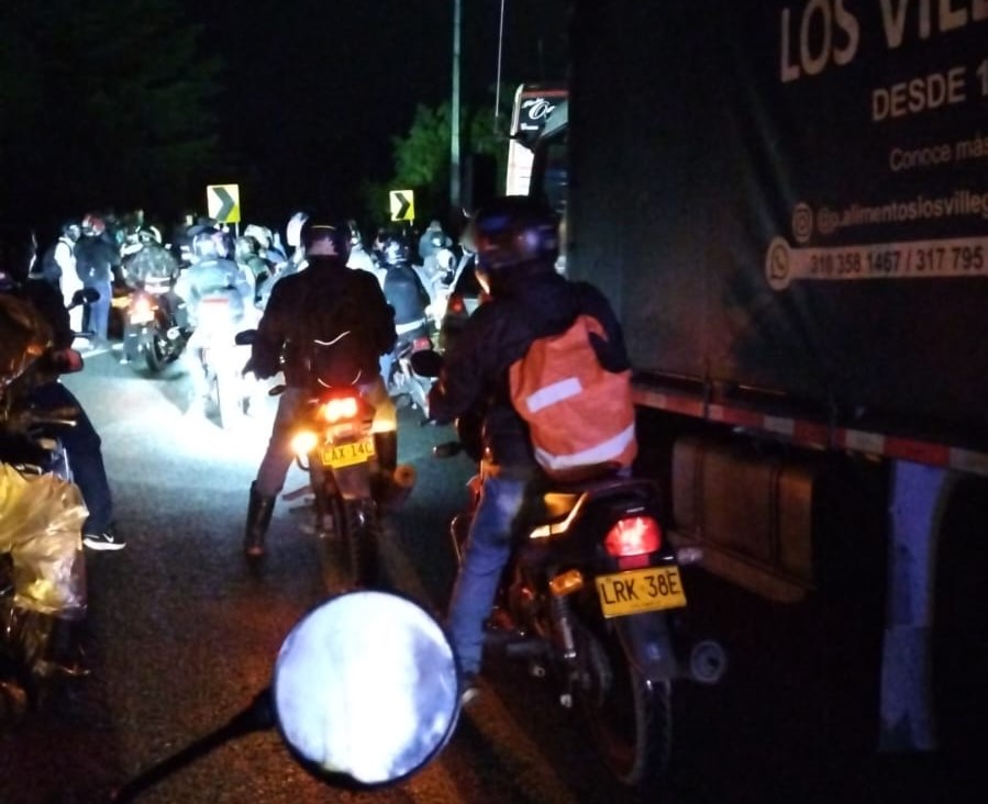 Grave accidente en vía Medellín-La Pintada dejó cinco muertos de una misma familia