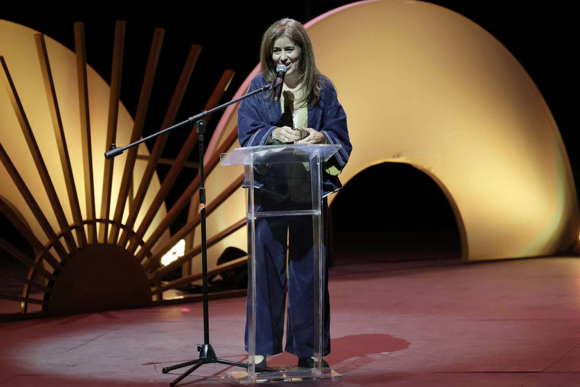 Catalina Gómez Ángel dedicó su Reconocimiento a la Excelencia a las corresponsales de guerra