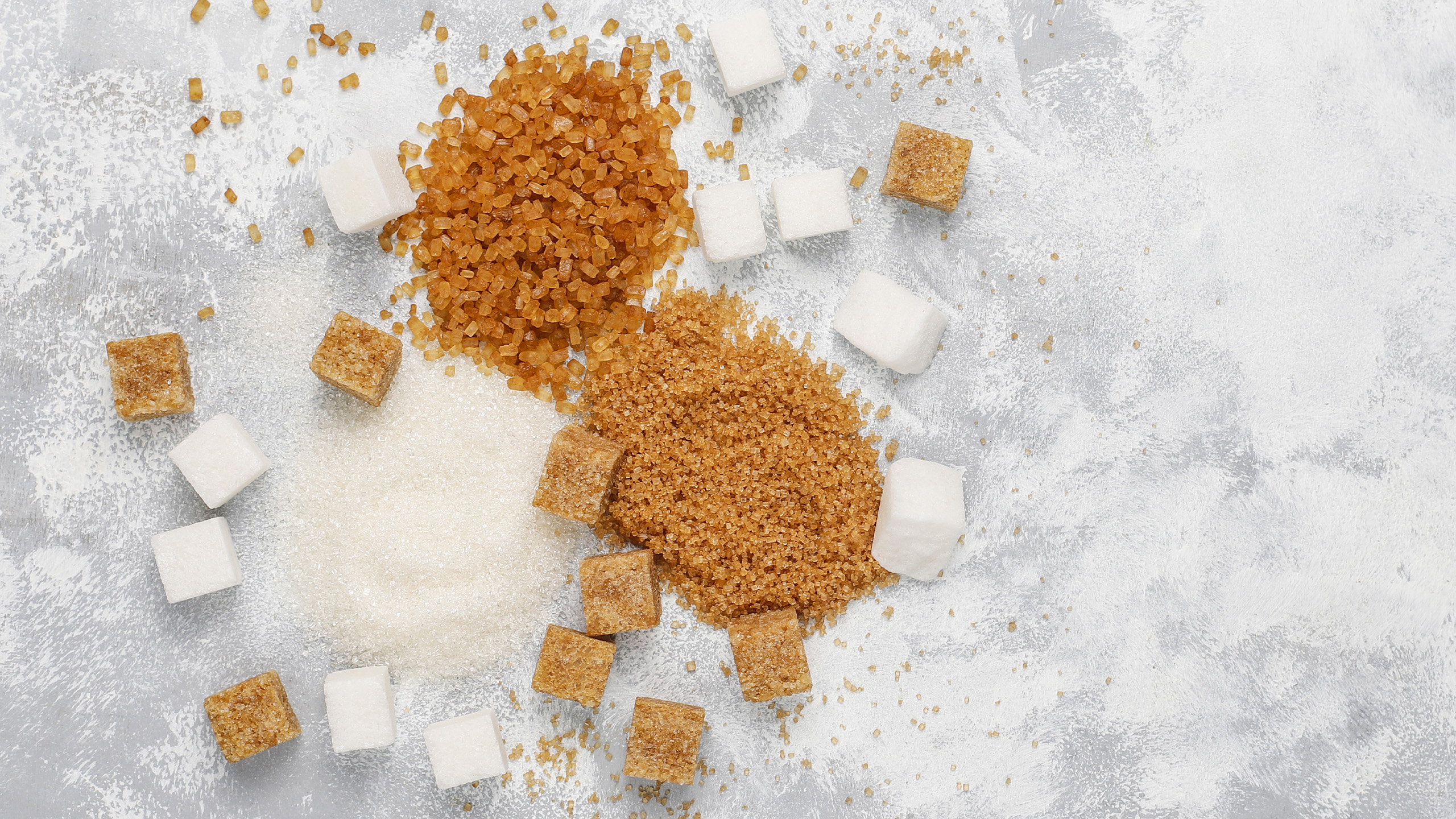 La panela y el azúcar son dos endulzantes populares que se utilizan en la cocina y en la industria alimentaria.