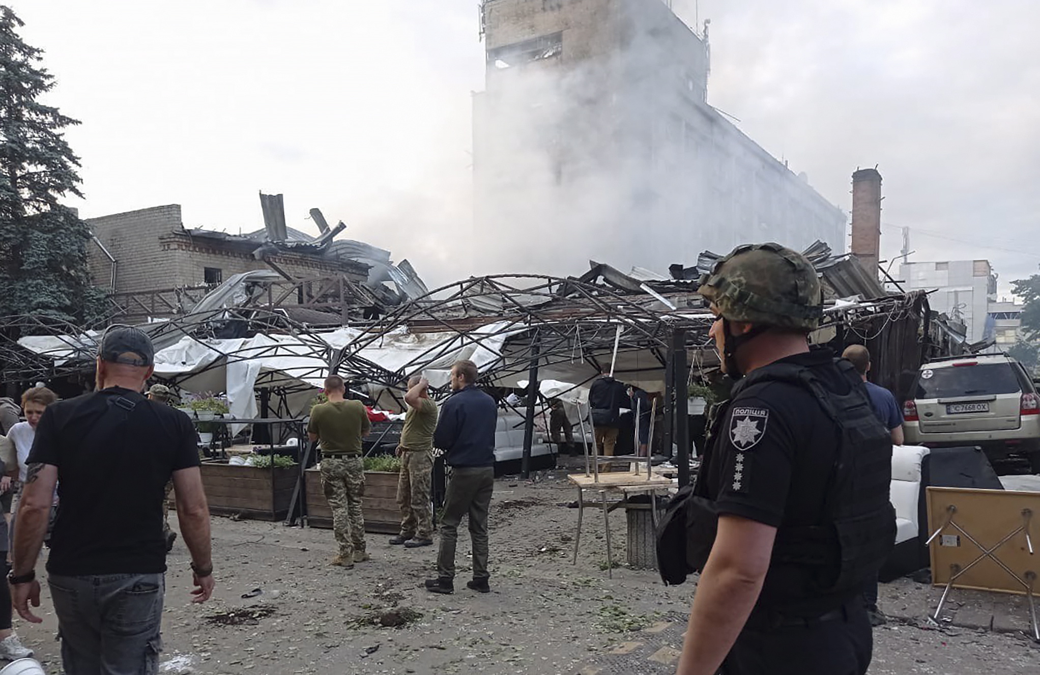 Bombardeo en Ucrania deja al menos tres muertos; Héctor Abad estaba en la zona