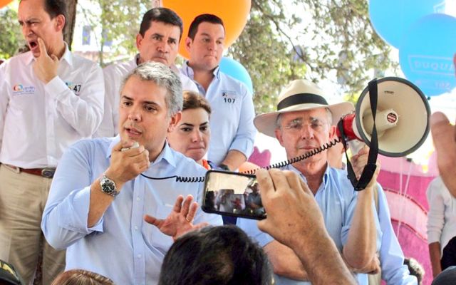 De los «Consejos Comunitarios» de Uribe a los talleres «Construyendo País» de Duque