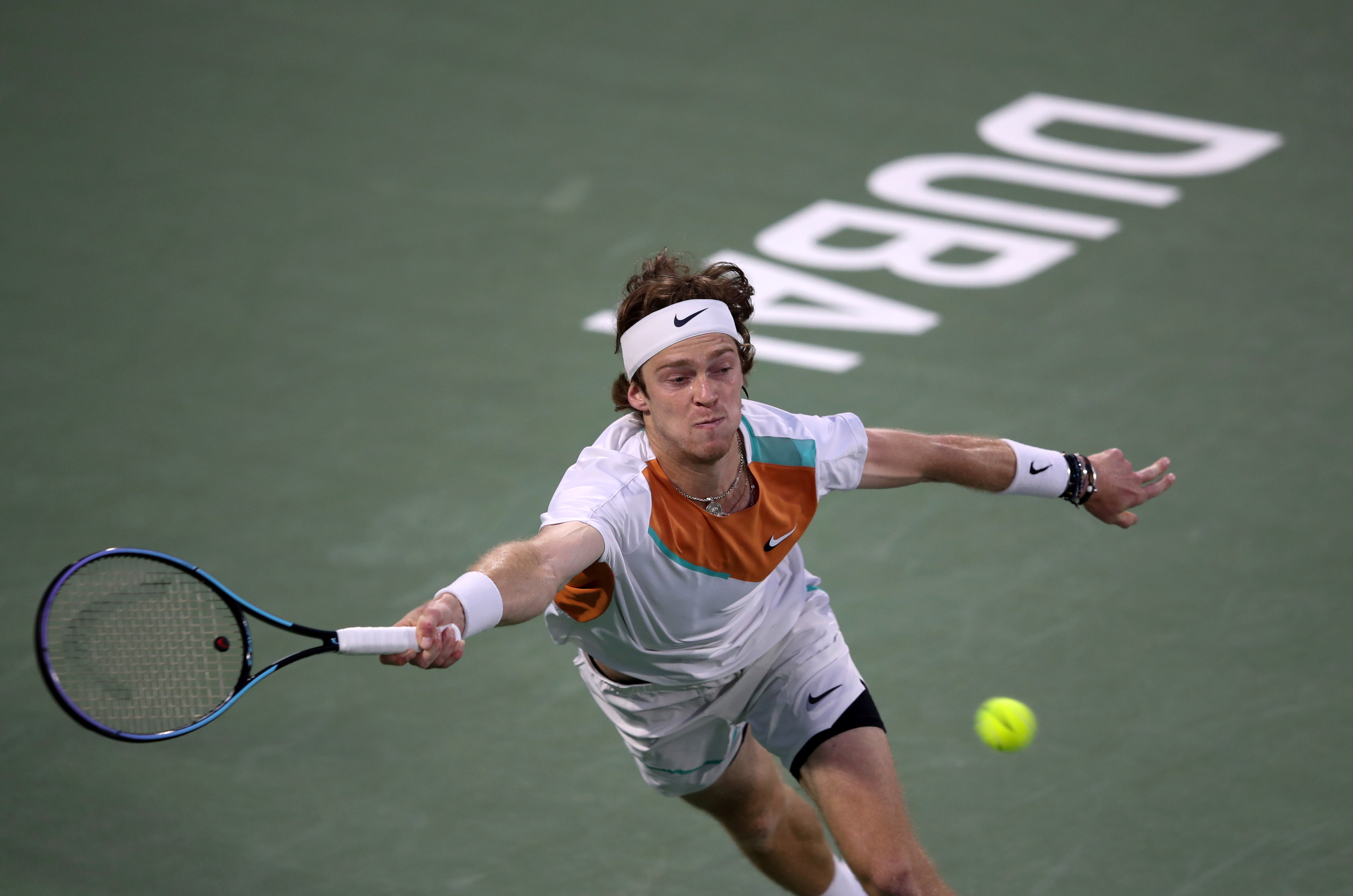Rublev firmó un “no a la guerra” tras meterse en la final del Torneo de Dubái