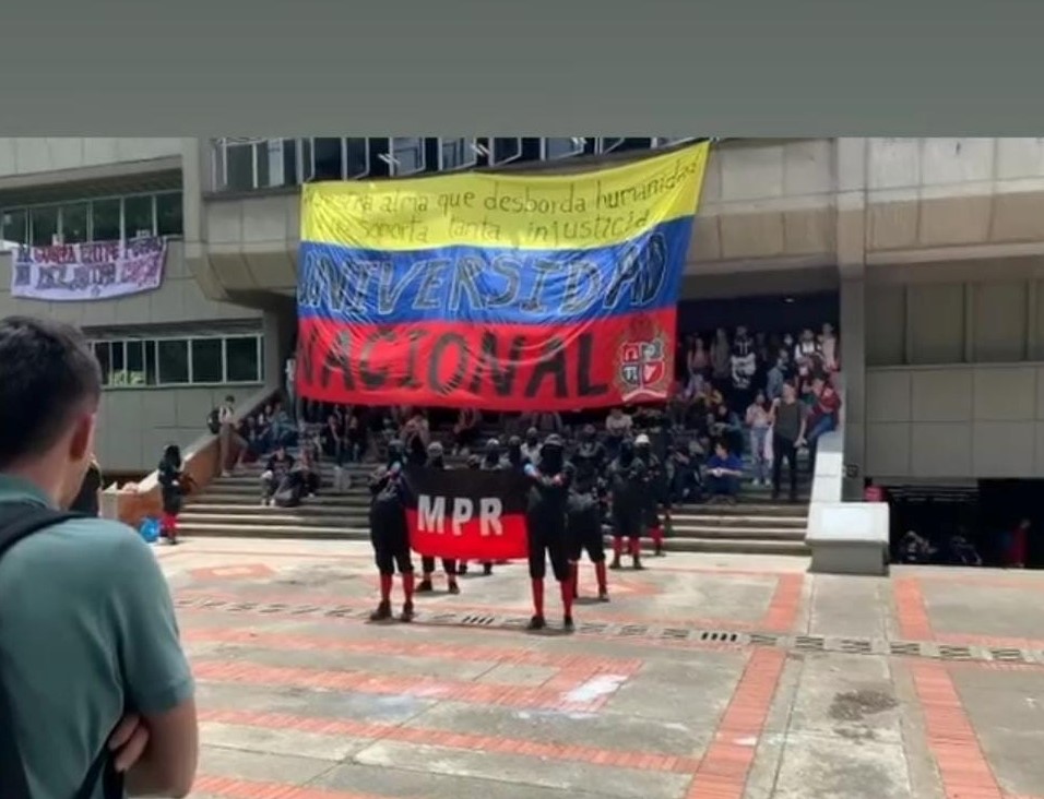 Ordenan evacuación de la Universidad Nacional en Medellín