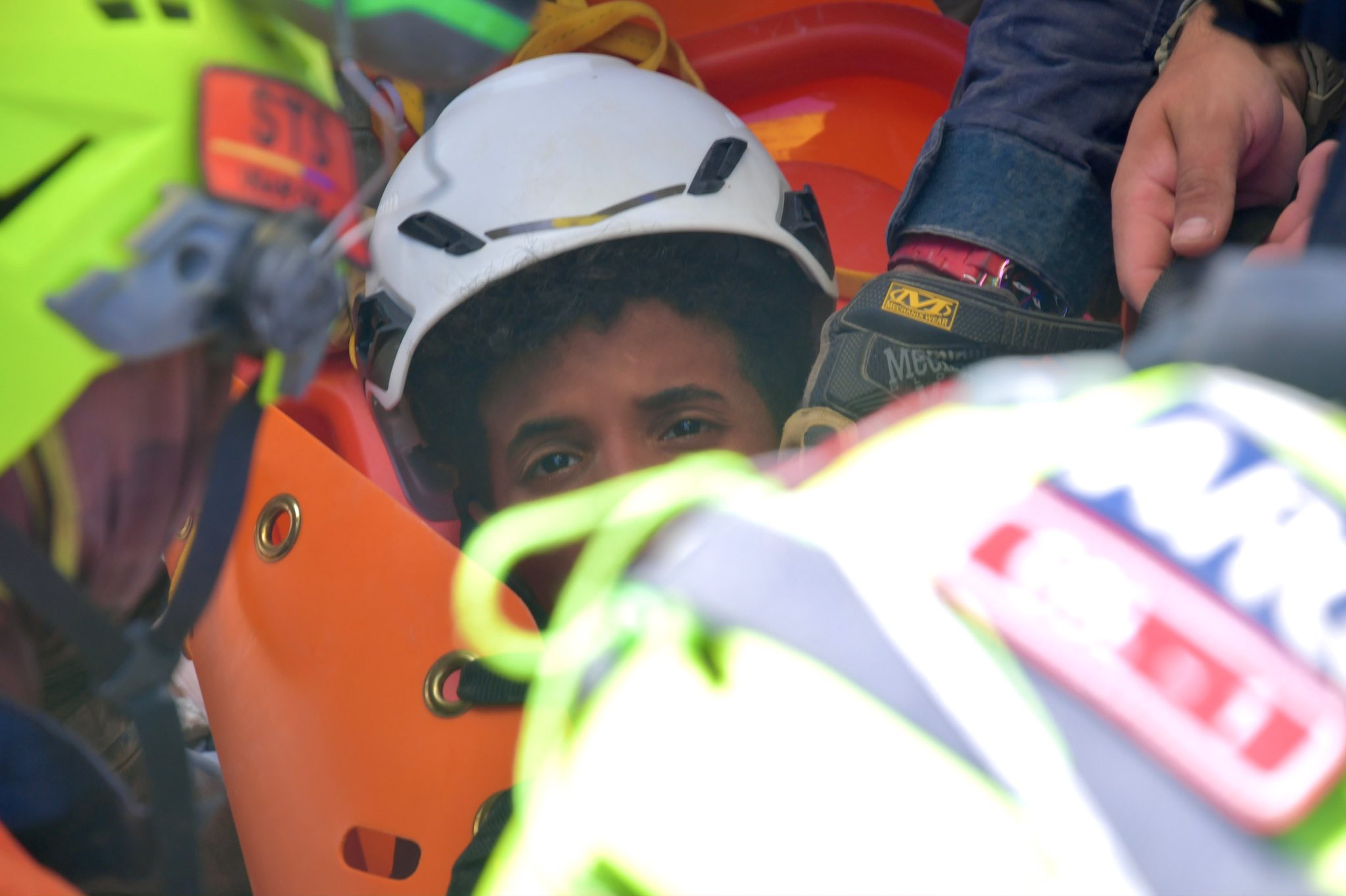 Ungrd confirma el primer rescate con vida de equipos colombianos en terremotos en Venezuela