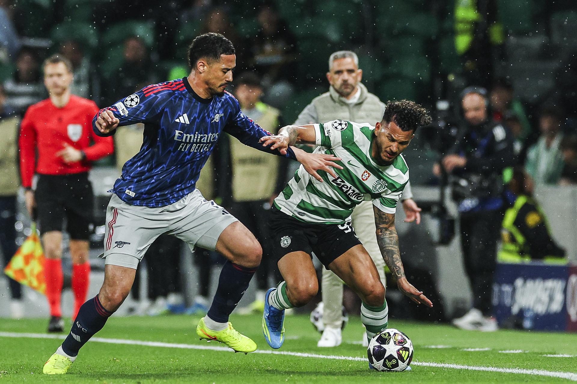 Arsenal le ganó al Sporting de Luis Suárez en el último minuto por la Champions League