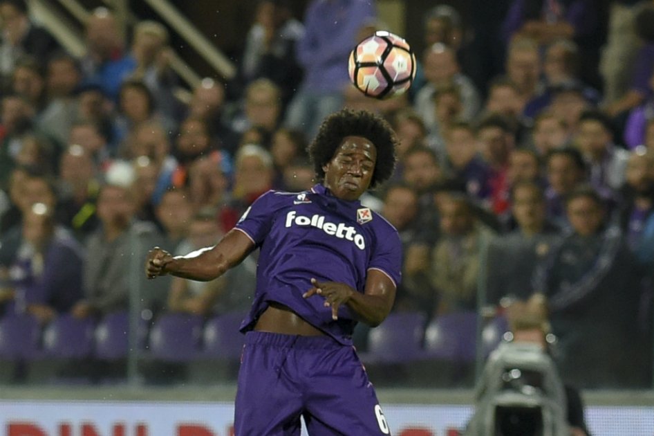 Carlos Sánchez jugó todo el partido en empate de Fiorentina frente a Udinese