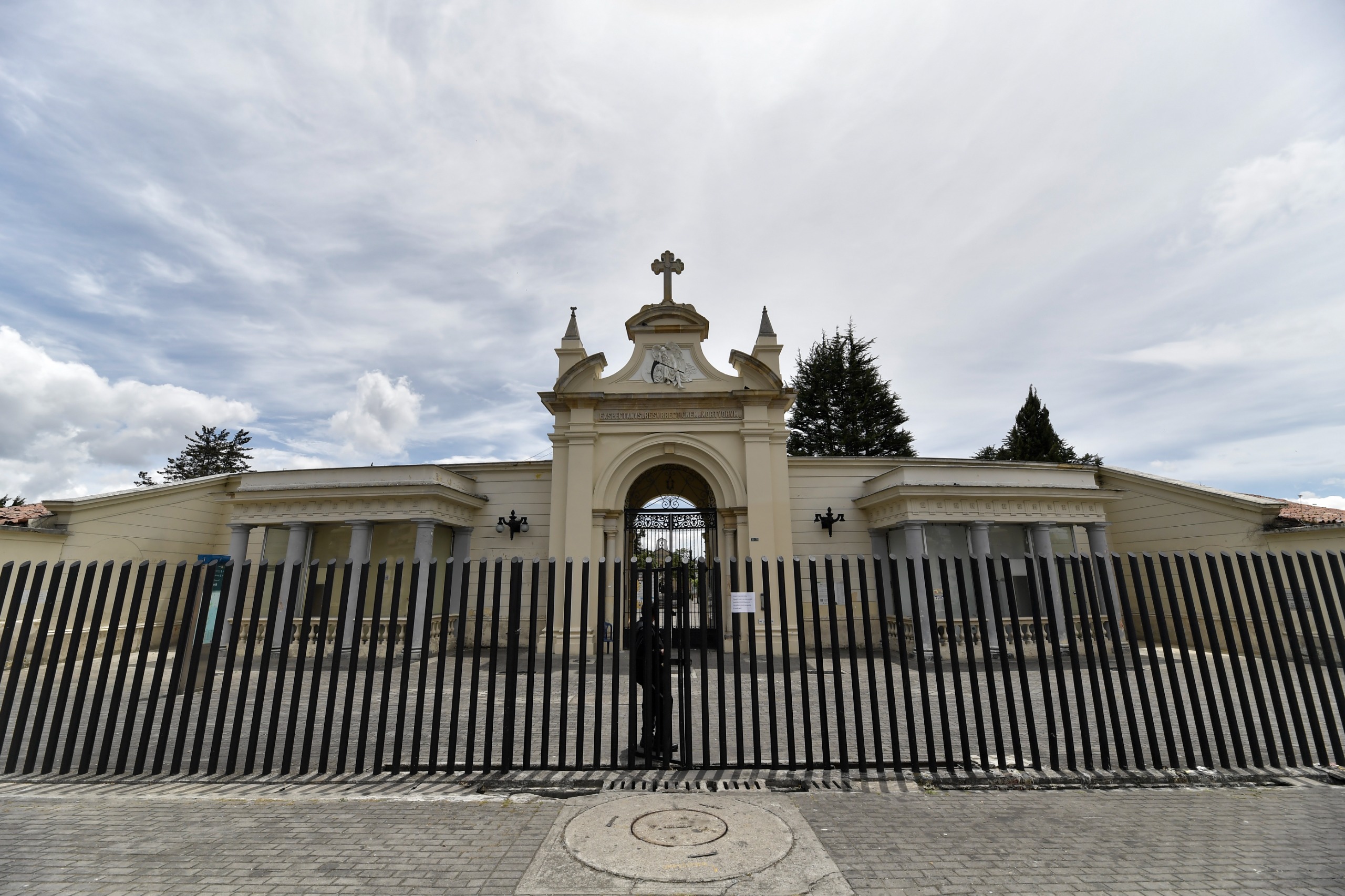 El olvido alcanza hasta los muertos: crisis en el Cementerio Central