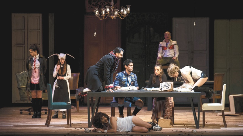 En la obra participan Fabio Rubiano, Marcela Valencia, Liliana Escobar, Jacques Toukhmanian, Jonatan Cabrera, Ana María Cuéllar, Mónica Giraldo, Mauricio Santos y Santiago Londoño. / Cortesía Teatro Petra