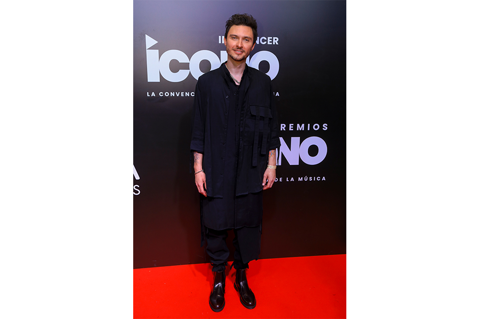 Influencer icono es una iniciativa que busca reconocer los grandes exponentes de la creatividad digital, como lo son Youtubers, Instagramers, Gamers, o Tik tokers, y promover el uso de nuevas tecnologías al servicio de las comunicaciones. Es un espacio para promover los valores y la cultura, buscando crear un impacto positivo en la juventud. Desde Medellin ciudad innovadora y valle del software.
Influencer Icono también busca crear un punto de encuentro entre el sector empresarial y los creadores de contenido, y facilitar el desarrollo de nuevas oportunidades para ambos sectores