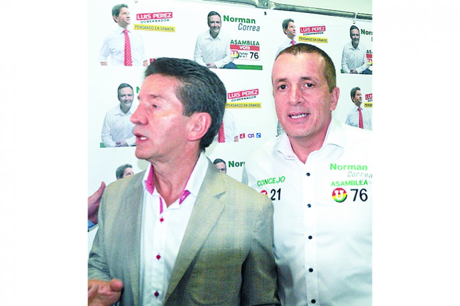 Liliana Rendón se acerca a Luis Pérez