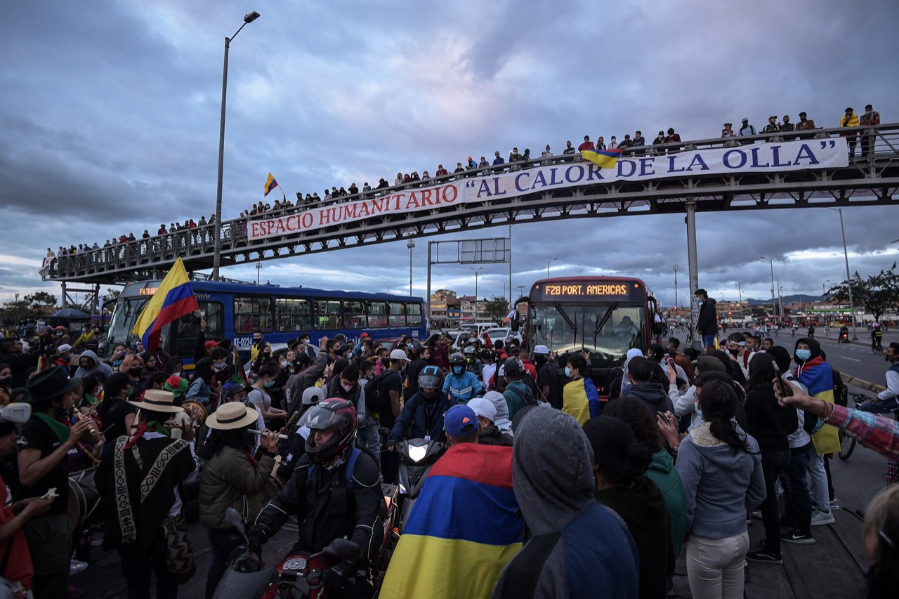 Finalmente, sobre las 10 de la noche las manifestaciones se dispersaron.