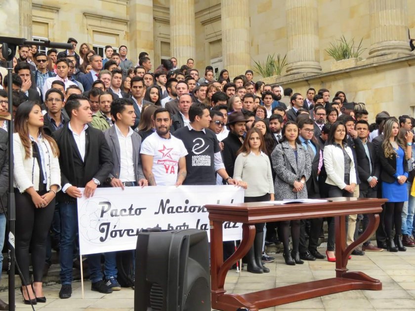 Farc reciben hoy a grupo de jóvenes por la paz