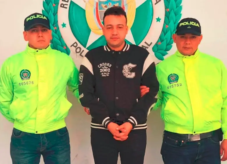 Capturan a productor musical en Medellín por acosar a una menor de 14 años
