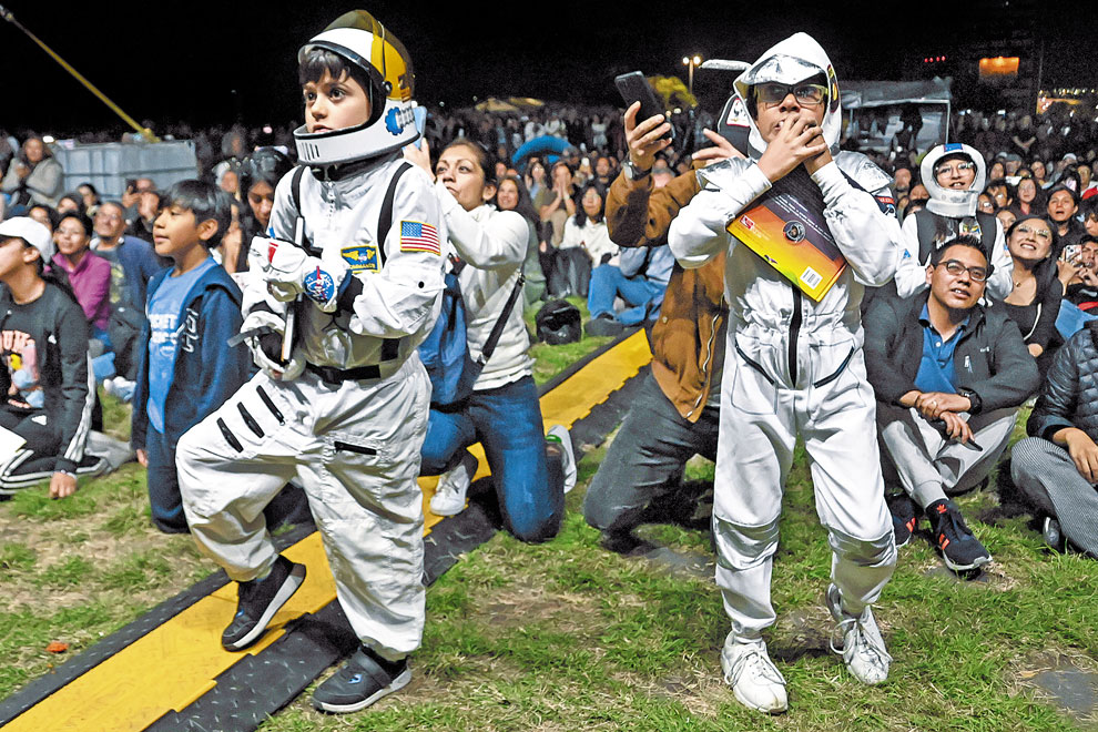 Astronautas - José Hernández