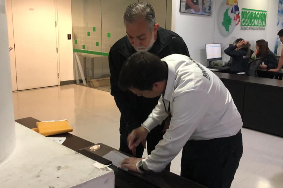 José Bayron Piedrahita, señalado de lavar dinero con hijo de Pablo Escobar, ya está en Colombia