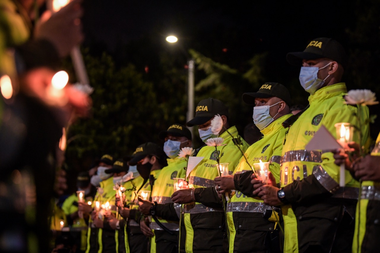 Sabogal nació un 24 de agosto en el municipio de El Espinal, en Tolima. Estaba casado y tenía dos hijos de ocho y diez años.