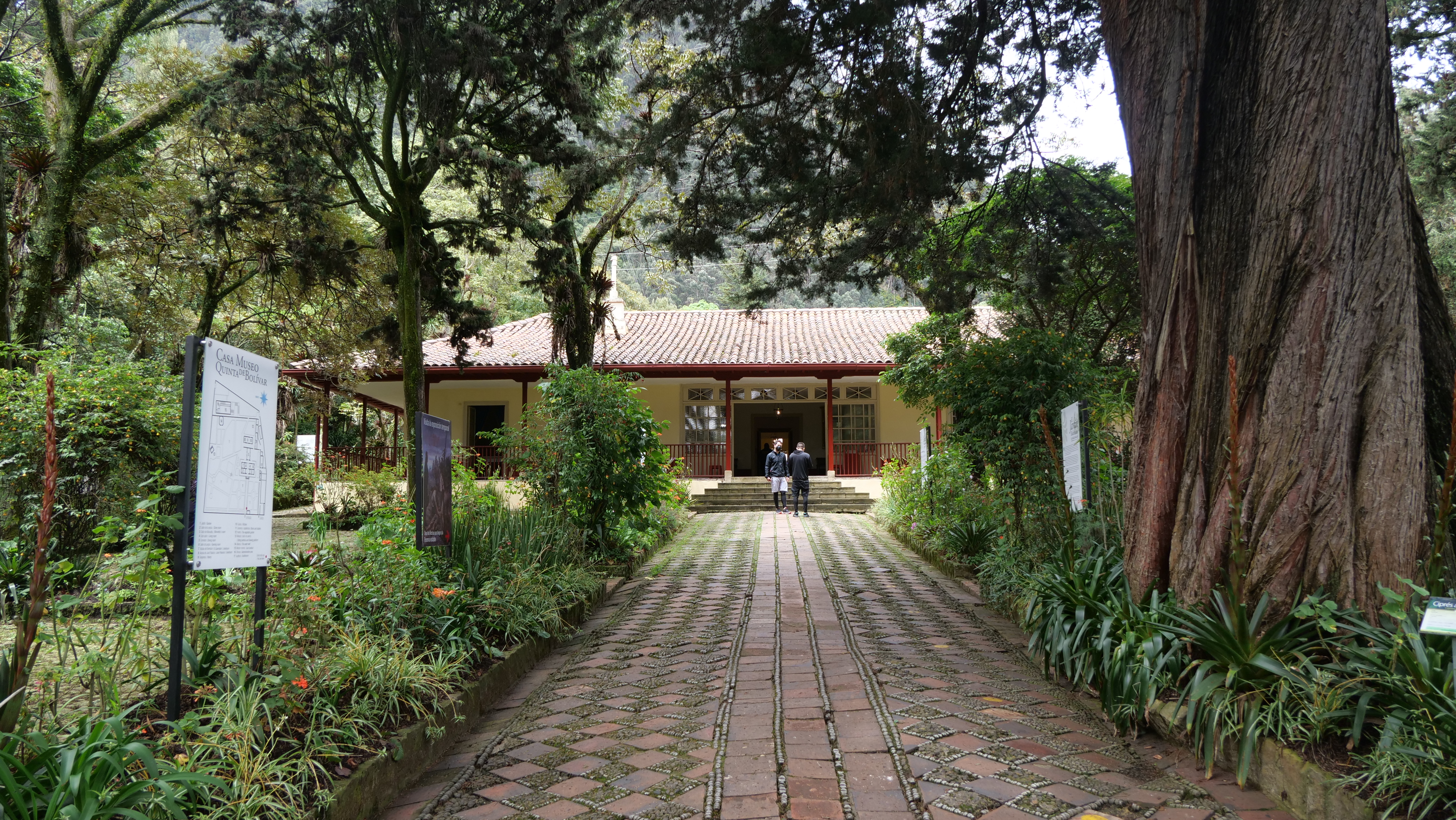 Simón Bolívar fue propietario de la Casa Quinta por diez años, desde 1821, y le sirvió de refugio tras el atentado que sufrió el 25 de septiembre de 1828.