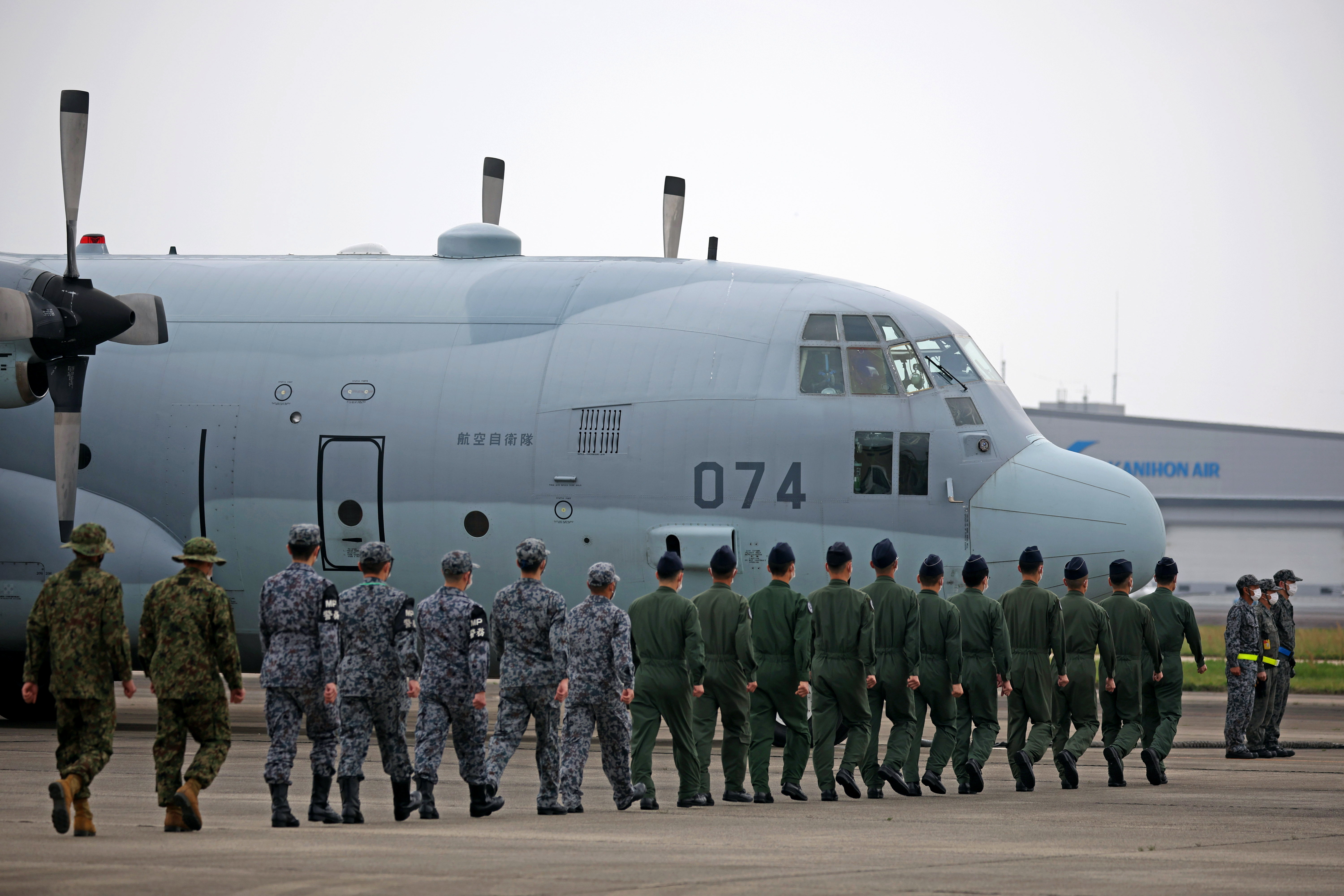 Sudán, entre las evacuaciones de terceros países y la huida de los ciudadanos
