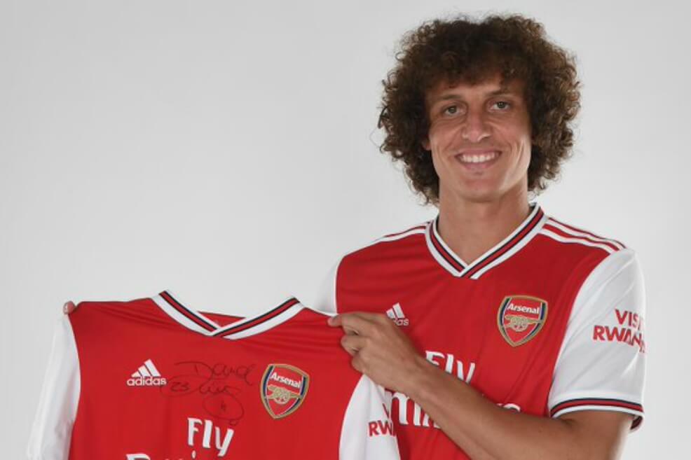 Arsenal contrató al central brasileño David Luiz