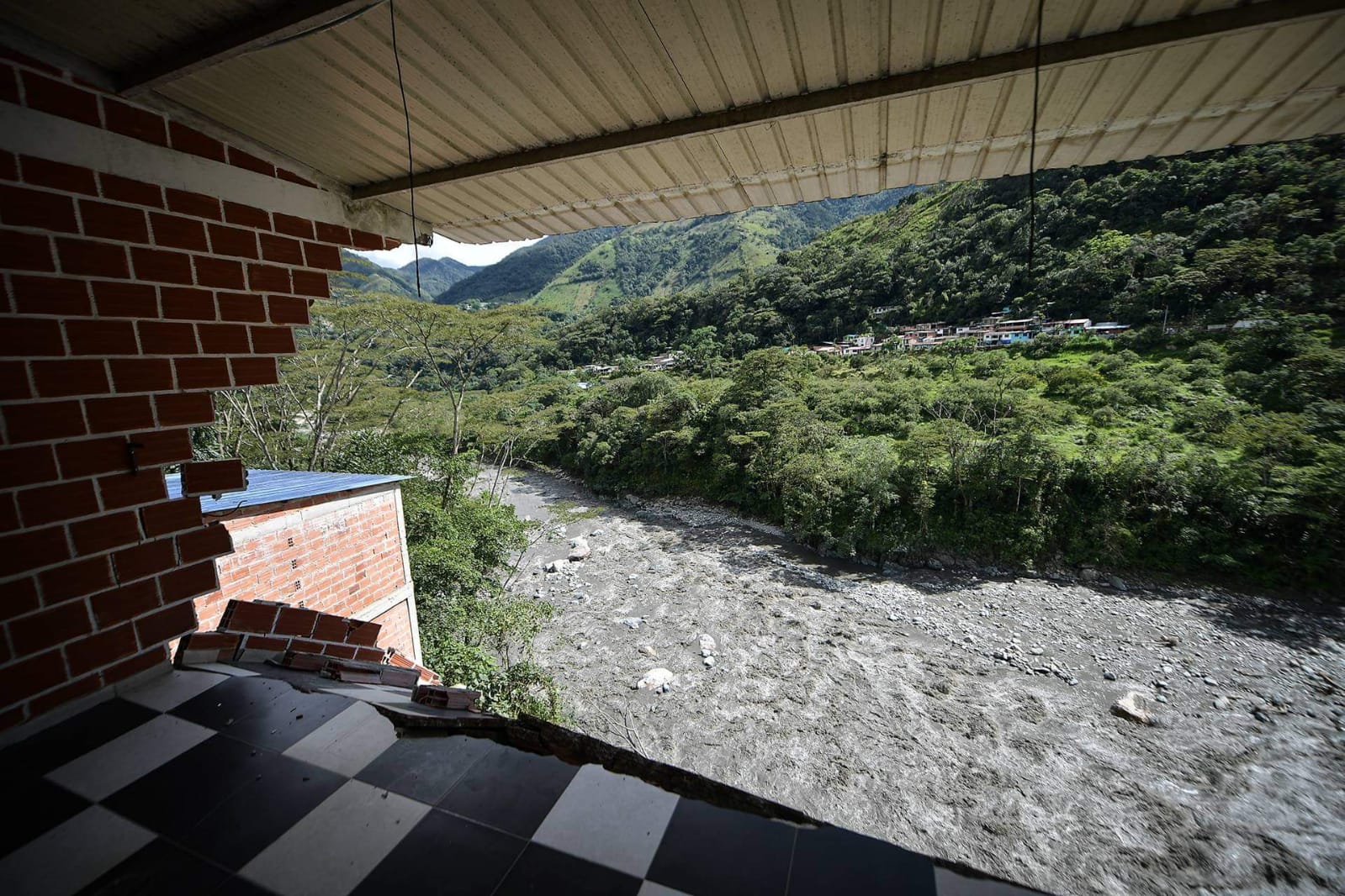 En imágenes: así avanza la atención de la emergencia en Guayabetal, Cundinamarca
