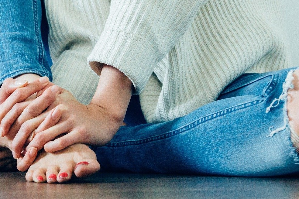 Conjuntos para estar en casa: la tendencia ‘comfy’ se ha apoderado, vuelven los joggers, sudaderas, pantalones cargo, blusas más aplicas y demás.