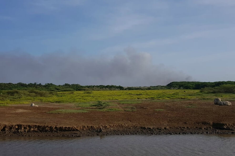 Vuelven las quemas del Vía Parque Isla Salamanca y Barranquilla se llena de humo