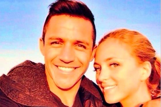 Novia de Alexis Sánchez, ¿responsable del mal rendimiento del futbolista?