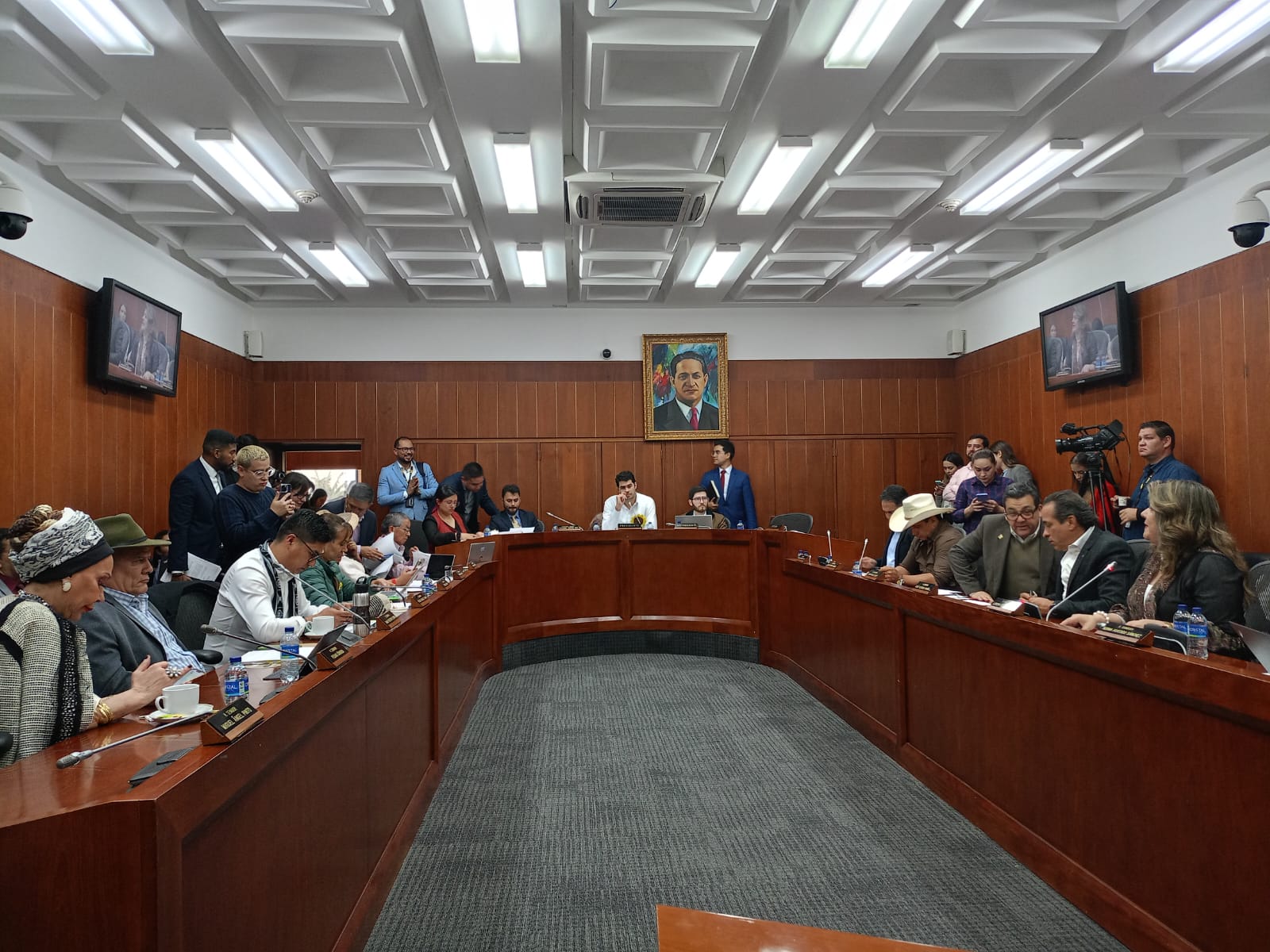 En la Comisión Séptima del Senado se discute la reforma pensional en primer debate.