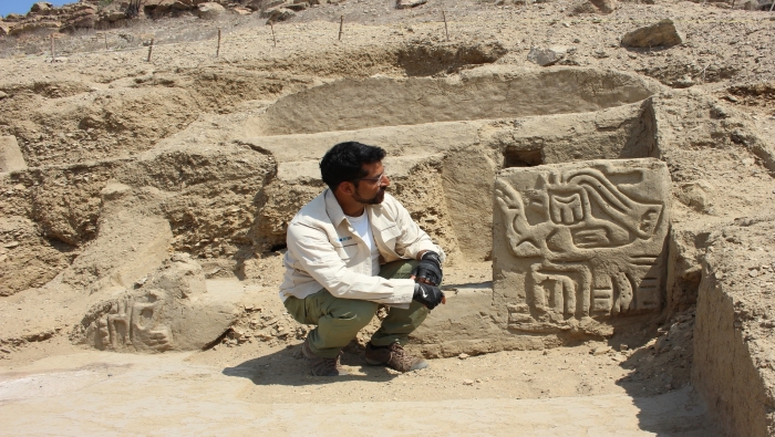 Descubren templo de 5 mil años de antigüedad debajo de duna en Perú
