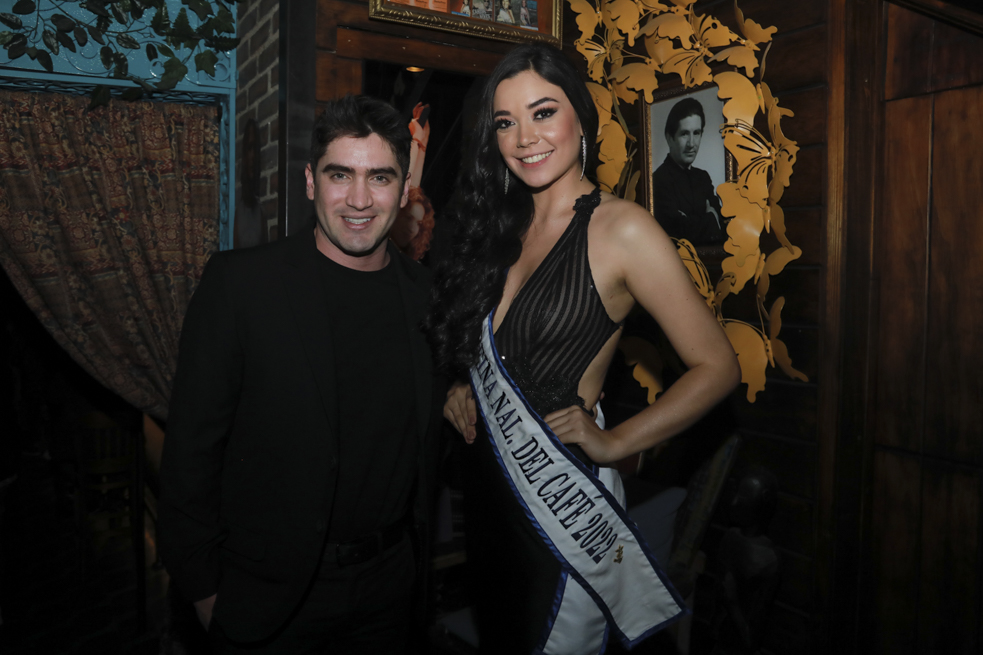 Guillermo Blanco y Isabella Nieto