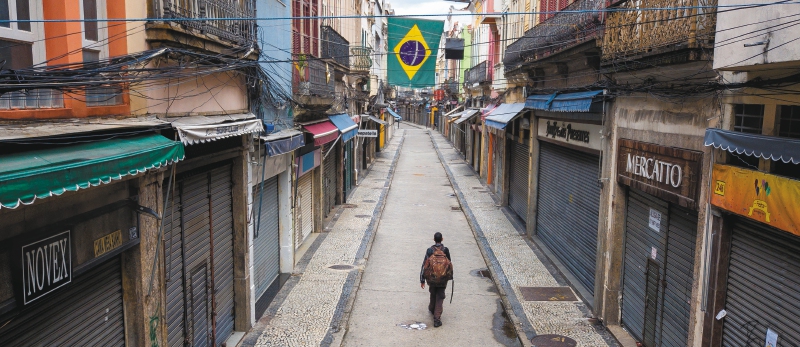 Empresas grandes y pequeñas, se quedaron sin efectivo y tuvieron que cerrar. Brasil, el mayor ejemplo. Imagen de un sector comercial de Río de Janeiro.